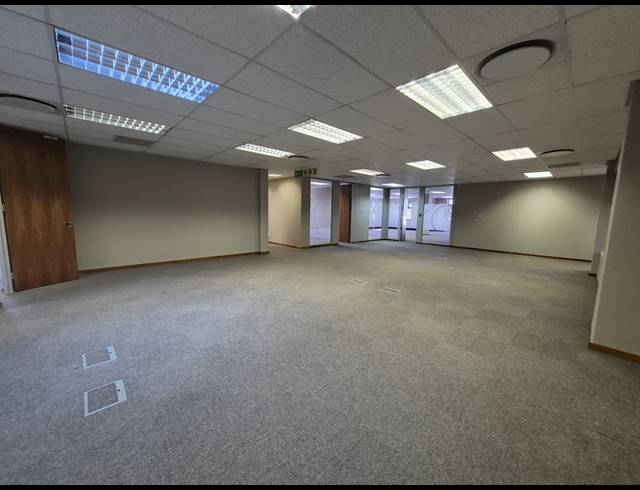 514M² OFFICE TO LET IN SANDTON CENTRAL